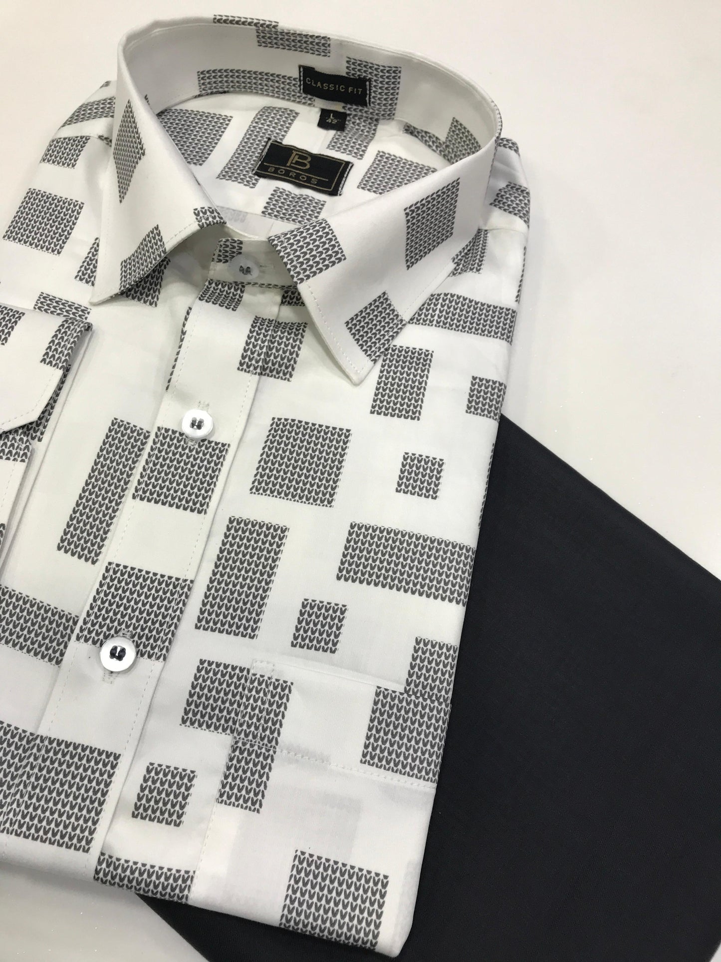 Glowic White Print Shirt