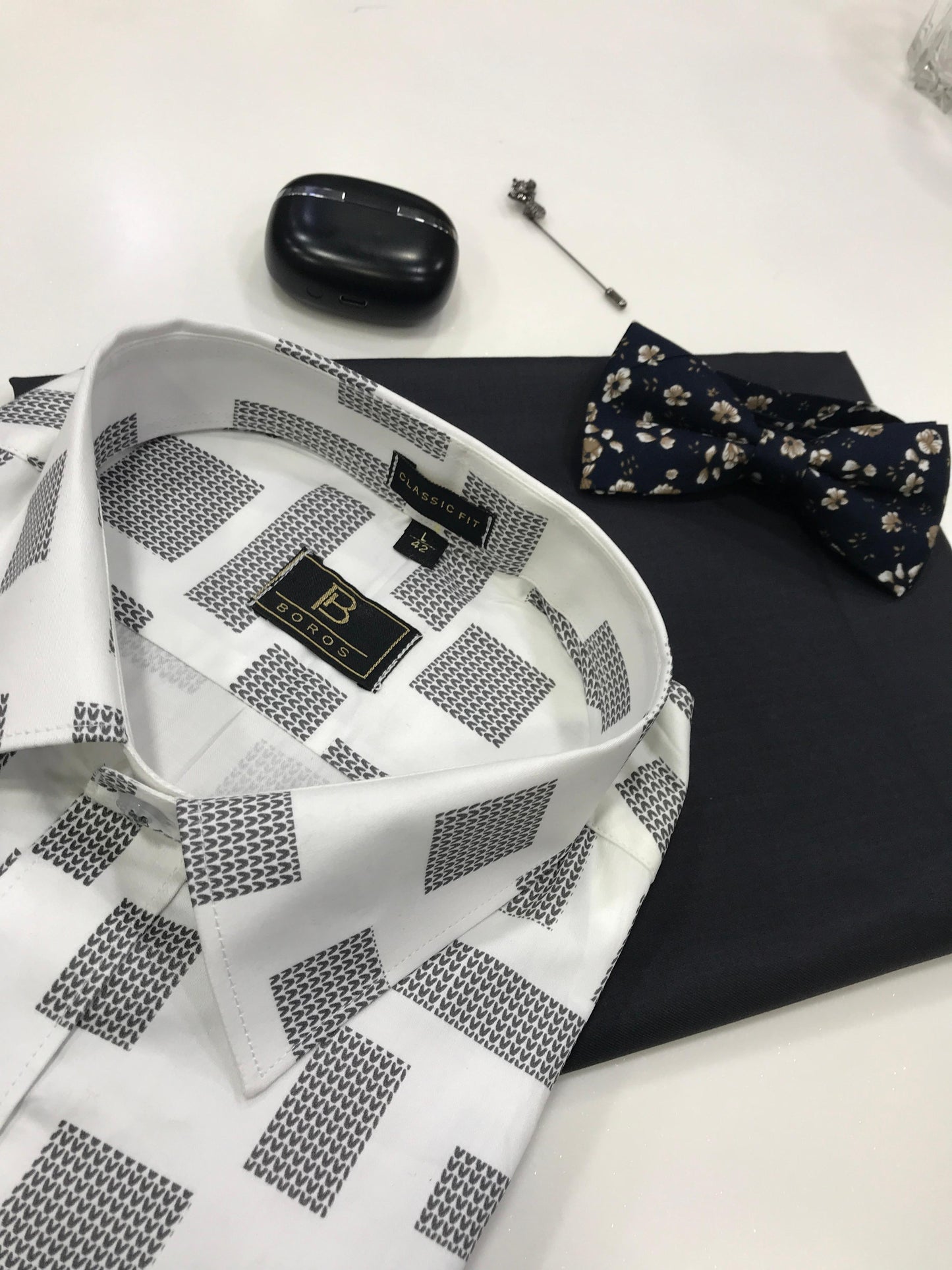 Glowic White Print Shirt